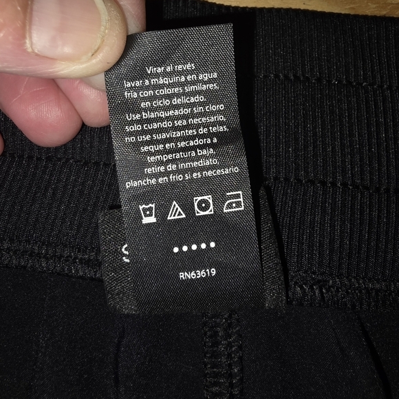 Spyder Black Capris NWOT (CAP30) - Picture 8 of 10